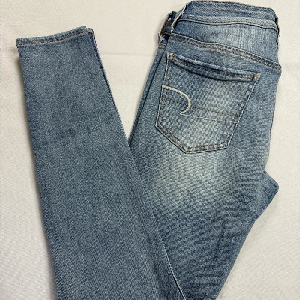 American Eagle Outfitters Blue Skinny Jeans with Faded Wash - Picture 2 of 7
